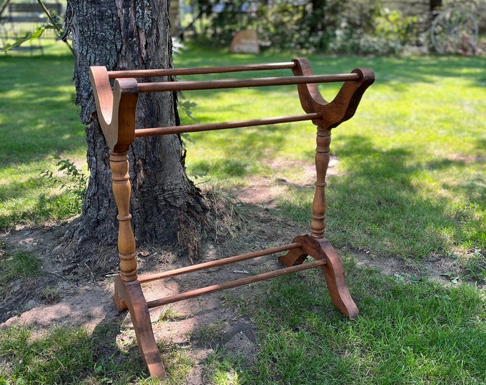 Primitive Wood Quilt Rack, Floor Quilt Display, Blanket Stand, Bedroom