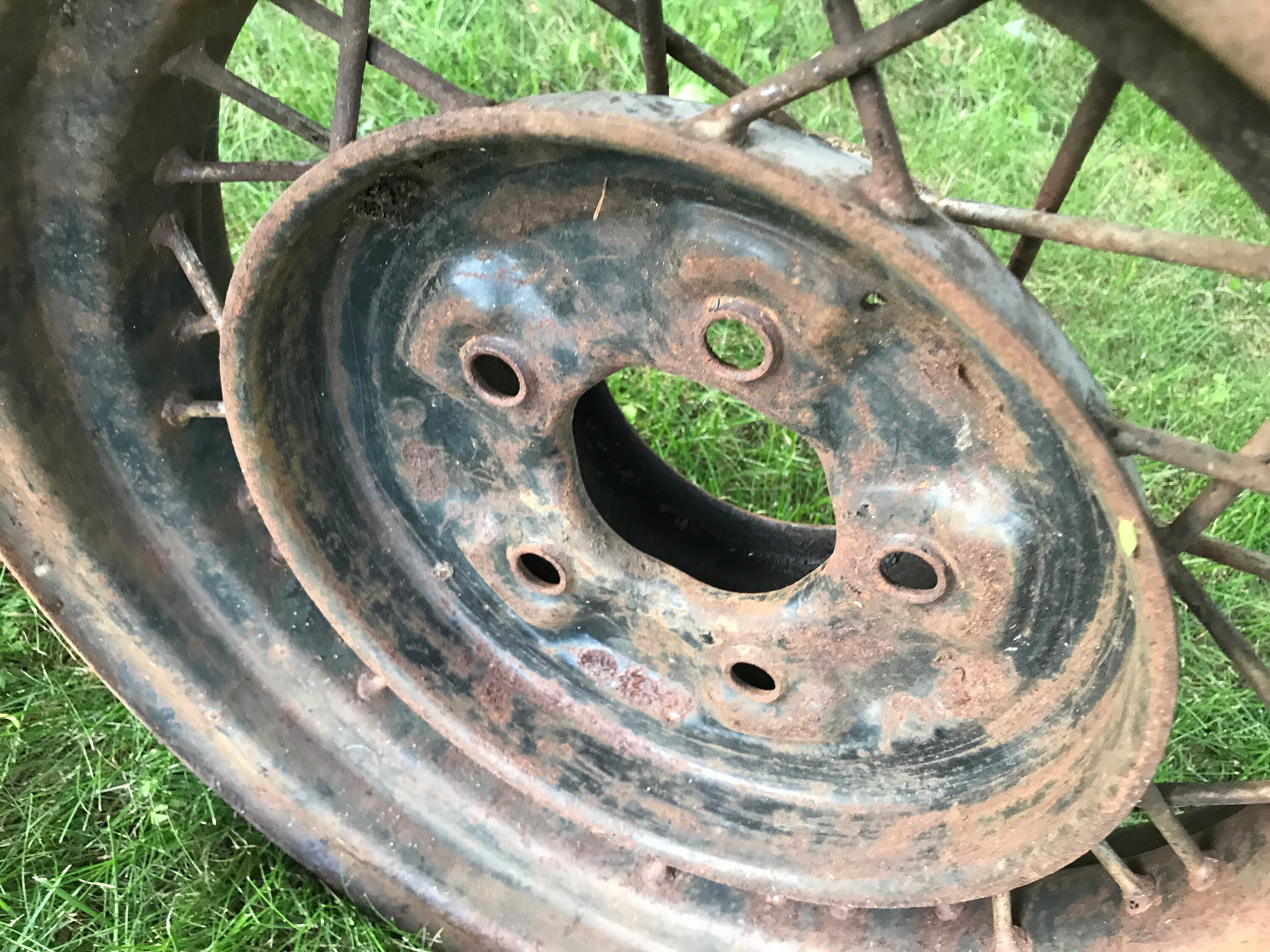 Antique Rusty Metal Spoke Wheel Primitive Farmhouse Yard Art | Etsy