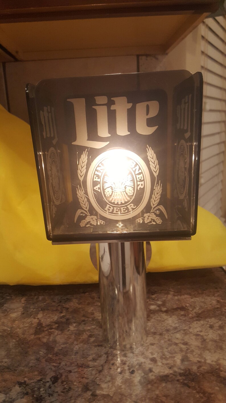 Vintage Miller Lite Lamp Man Cave Lighting Beer Advertising Image 0