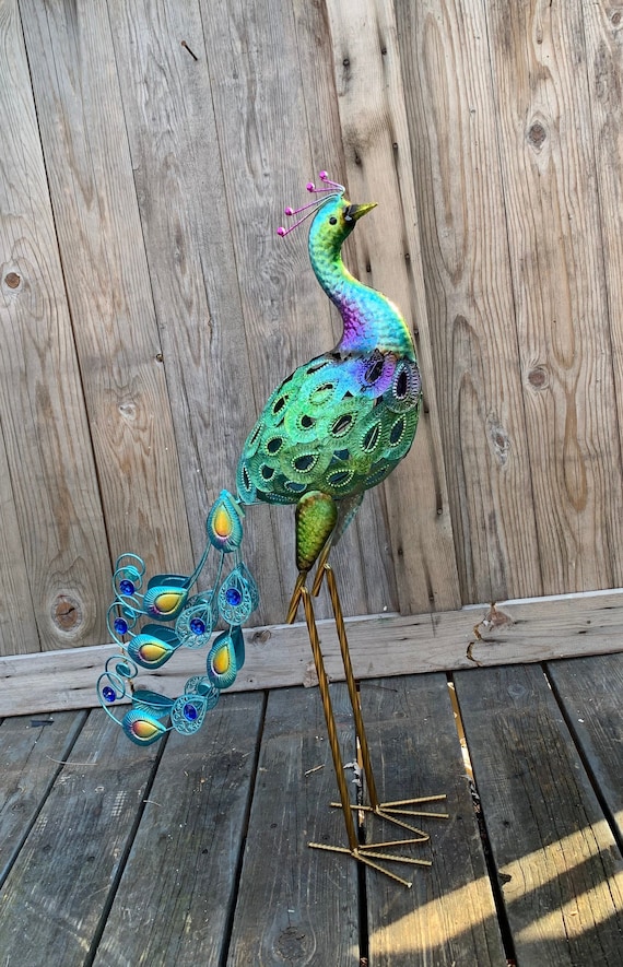 Metal Peacock Garden Statue Outdoor Bird Yard Decoration Garden