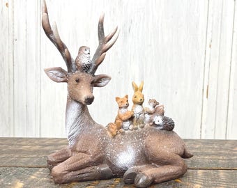 Rustic Deer Statue Figurine with Forest Animals, Woodland Tabletop Mantle Decor EZ50