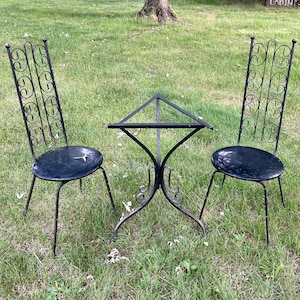 Antique Ornamental Iron Bistro Table and High Back Chairs Sunroom Porch Indoor Outdoor Patio Furniture EG19