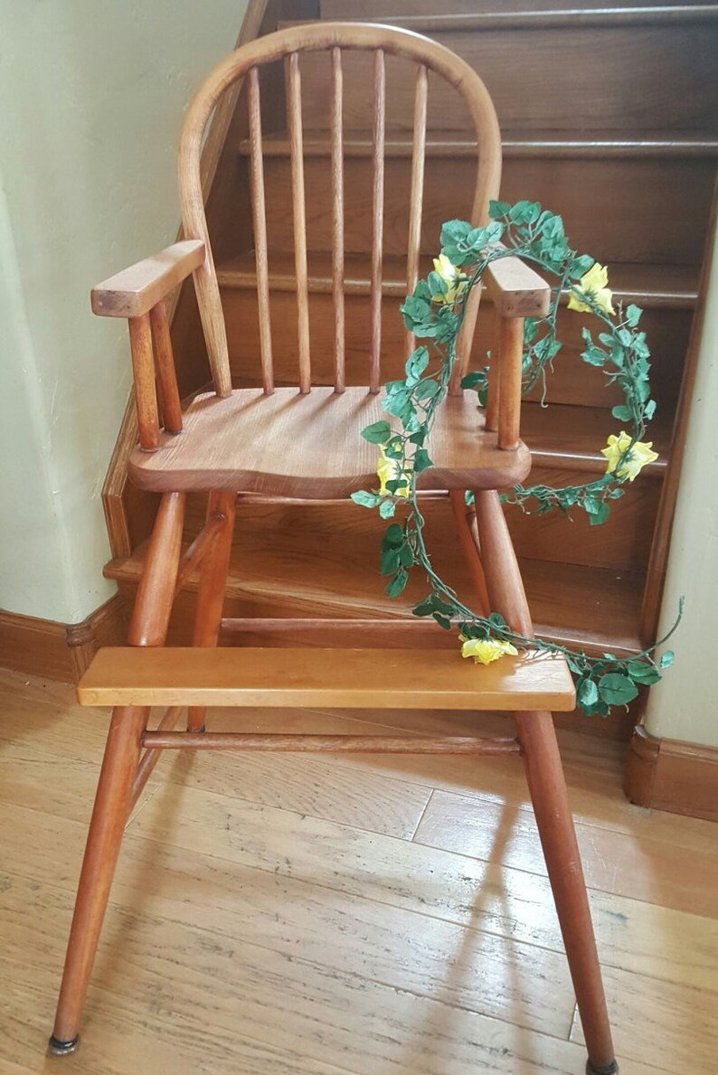 Antique Bentwood Spindle High Chair Primitive Cafe Restaurant Image 0