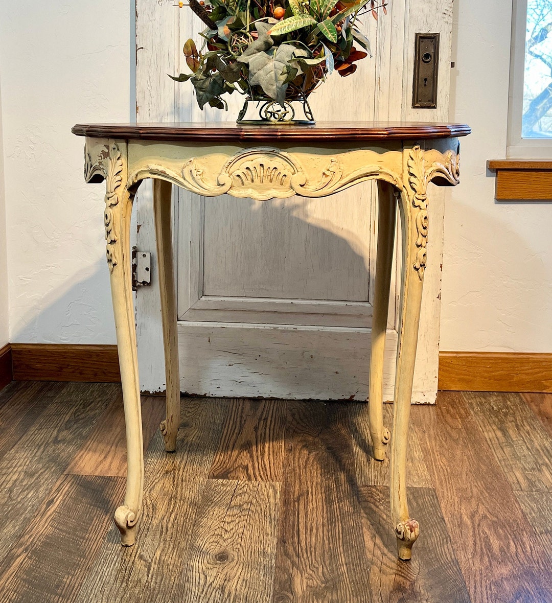 Antique Wood Inlay French Country Ornate Scalloped Parlor Entryway ...