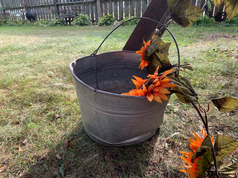 Antique Galvanized Metal Bucket Planter Outdoor Planter Etsy