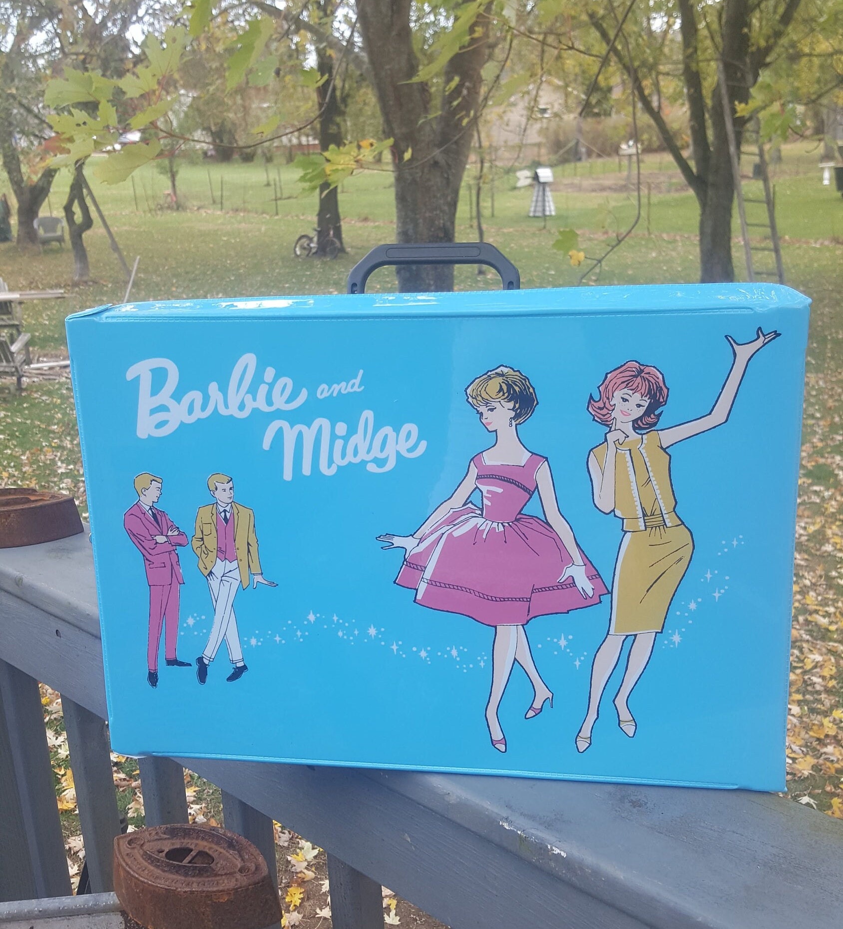 Barbie clothes hotsell carrying case