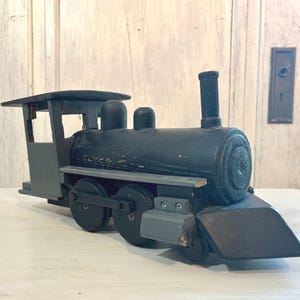 Vintage Wood Locomotive Statue, Steam Engine, Train, Gift for Him, Handcrafted! 14 1/2&quot; EH75