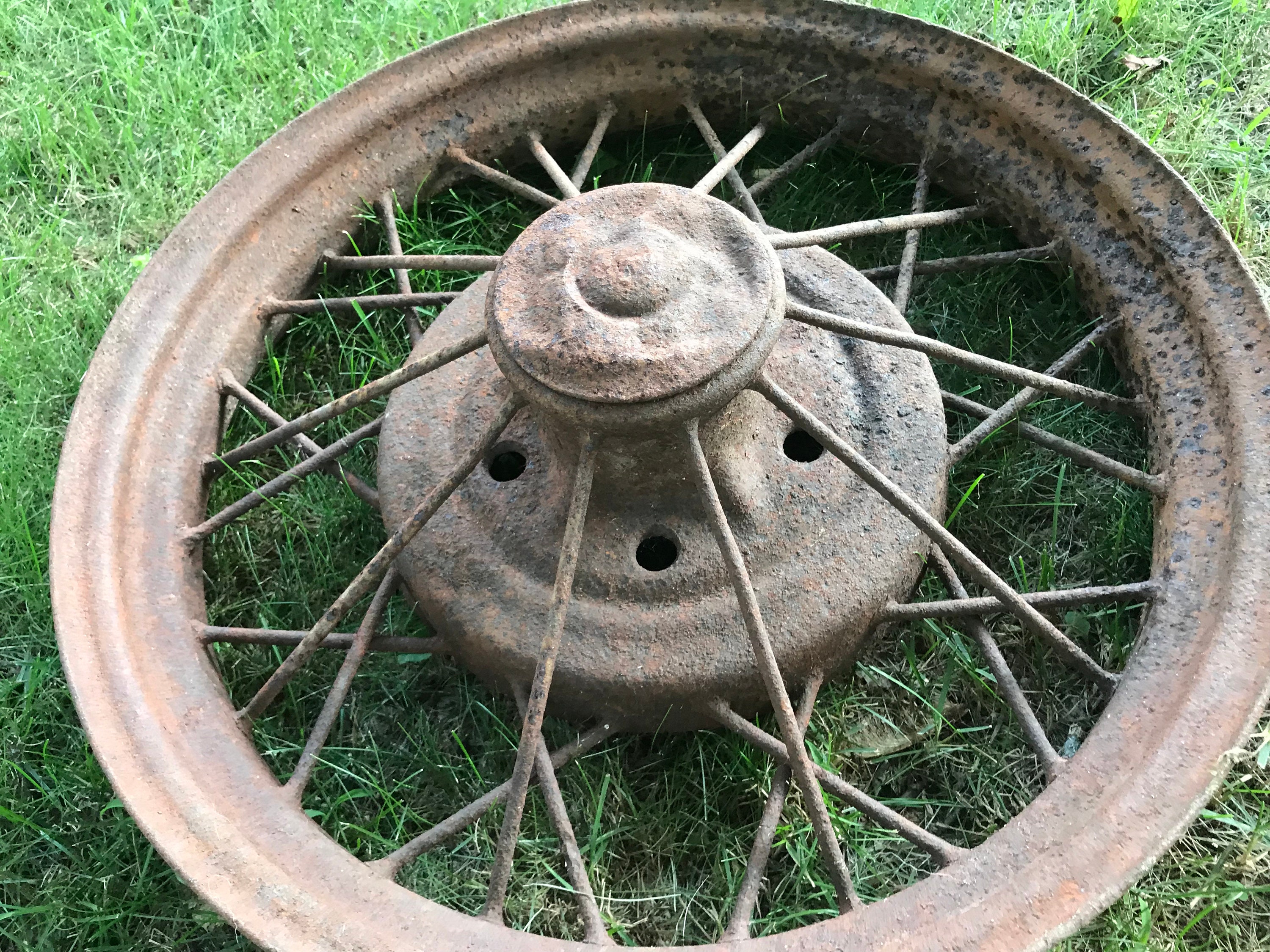Antique Rusty Metal Spoke Wheel Primitive Farmhouse Yard Art Etsy