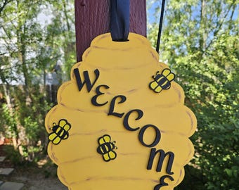 Bee Hive Welcome Sign