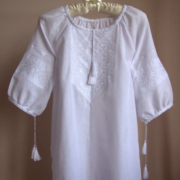 Mothers day White bohemian blouse vyshyvanka. Nice made white embroidered blouse. Light cotton blouse. Peasant blouse