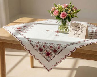 Nappe cadeau pour la fête des mères, faite main, broderie ukrainienne au point de croix, nappe en coton brodé d'inspiration folklorique, décoration traditionnelle, cadeau pour maman