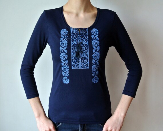dark blue t shirt combination