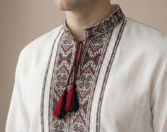 Handgjord vit linne Vyshyvanka för far herr röd svart broderad folktopp ukrainskt arv födelsedagspresent familjefestskjorta