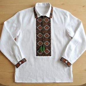 Handgjord Hutsul Vyshyvanka kyrkskjorta herrbomull folkceremonidräkt ukrainsk religiös tjänstskjorta traditionell kyrklig fest bild 4