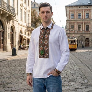 Handgjord Hutsul Vyshyvanka kyrkskjorta herrbomull folkceremonidräkt ukrainsk religiös tjänstskjorta traditionell kyrklig fest bild 6