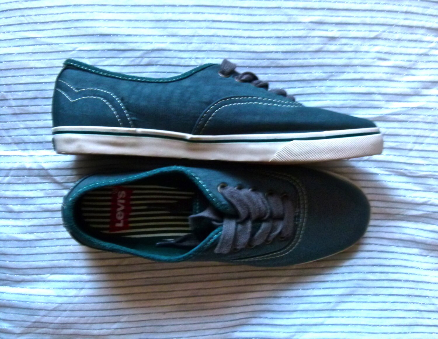 levis canvas shoes womens