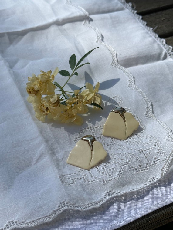 80s statement  earrings • white and silver•