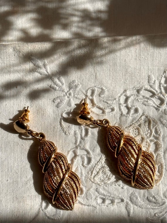 80s shell earrings •gold• - image 6