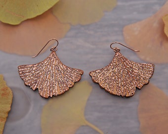 Boucles d'oreilles feuille de Ginkgo Biloba avec cuivre recyclé en bois de Koa, léger pour les oreilles sensibles