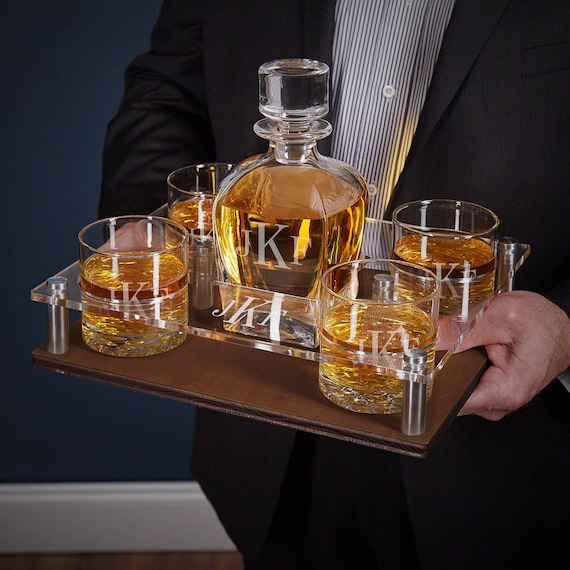 Plateau de service personnalisé avec verres gravés Carafe à whisky