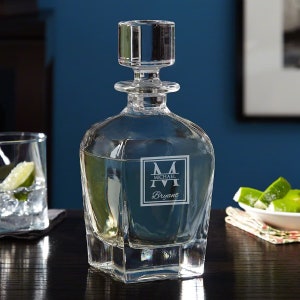 Custom Vodka Decanter - Engraved Decanter, Custom Glassware Decanter, Birthday Vodka Decanter, Best Man Gift, Home Bar Accessories -