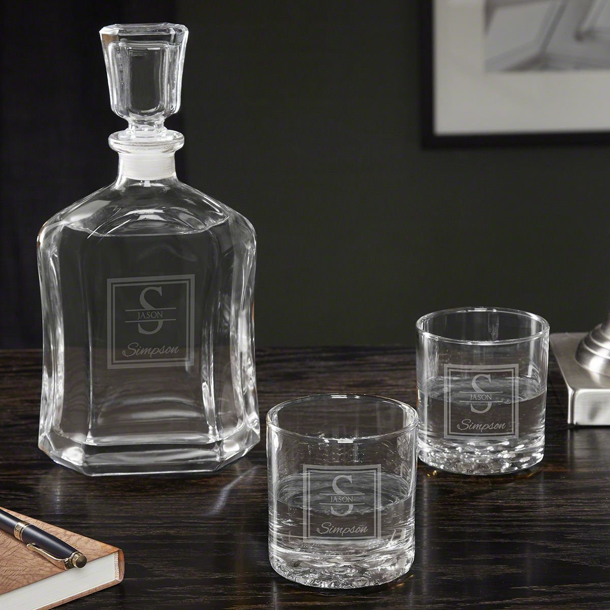 MASTERLASER3.0 Ensemble 2 Verres à Vin et Decanter Personnalisés, Verres à Vin Rouge et Carafe Gravés Personnalisables avec noms, initiales et date. Meilleure idée cadeau (Set Carafe 2 verres Rouge MASTERLASER3.0 Ensemble 2 Verres à Vin et Decanter Personnalisés, Verres à Vin Rouge et Carafe Gravés Personnalisables avec noms, initiales et date. Meilleure idée cadeau (Set Carafe 2 verres Rouge