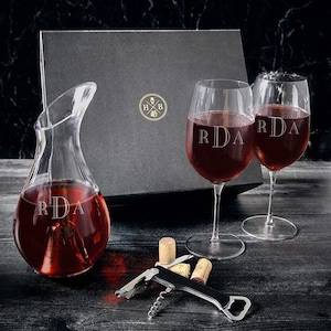 Engraved Wine Decanter Set - Custom Wine Glasses, Custom Wine Decanter, Couples Wedding Gift, Housewarming Gift -