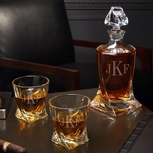 Twist Custom Whiskey Decanter Set with Box - Engraved Decanter, Whiskey Glasses, Personalized Gifts, Father&#39;s Day Decanter Gifts