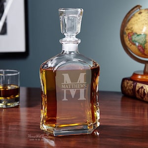 Engraved Glass Decanter - Engraved Whiskey Decanter, Engraved Bourbon Decanter Set, Groomsmen Gift, Personalized Gift, Whiskey Gift for Him