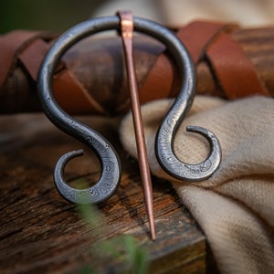 Hand Forged Penannular Brooch - Elegant Medieval Renaissance Inspired Celtic Cloak Pin - Damascus Steel Ring w/ Copper Pin