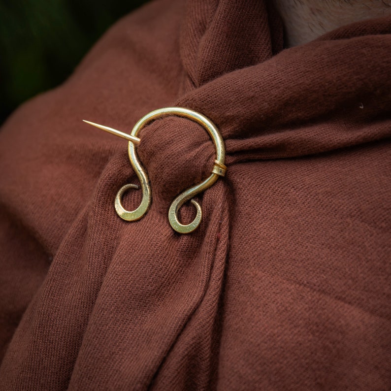 Hand Forged Penannular Brooch 100% Pure Brass Elegant Medieval Renaissance Inspired Celtic Cloak Pin image 4