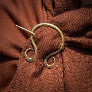 Hand Forged Penannular Brooch 100% Pure Brass Elegant Medieval Renaissance Inspired Celtic Cloak Pin image 6