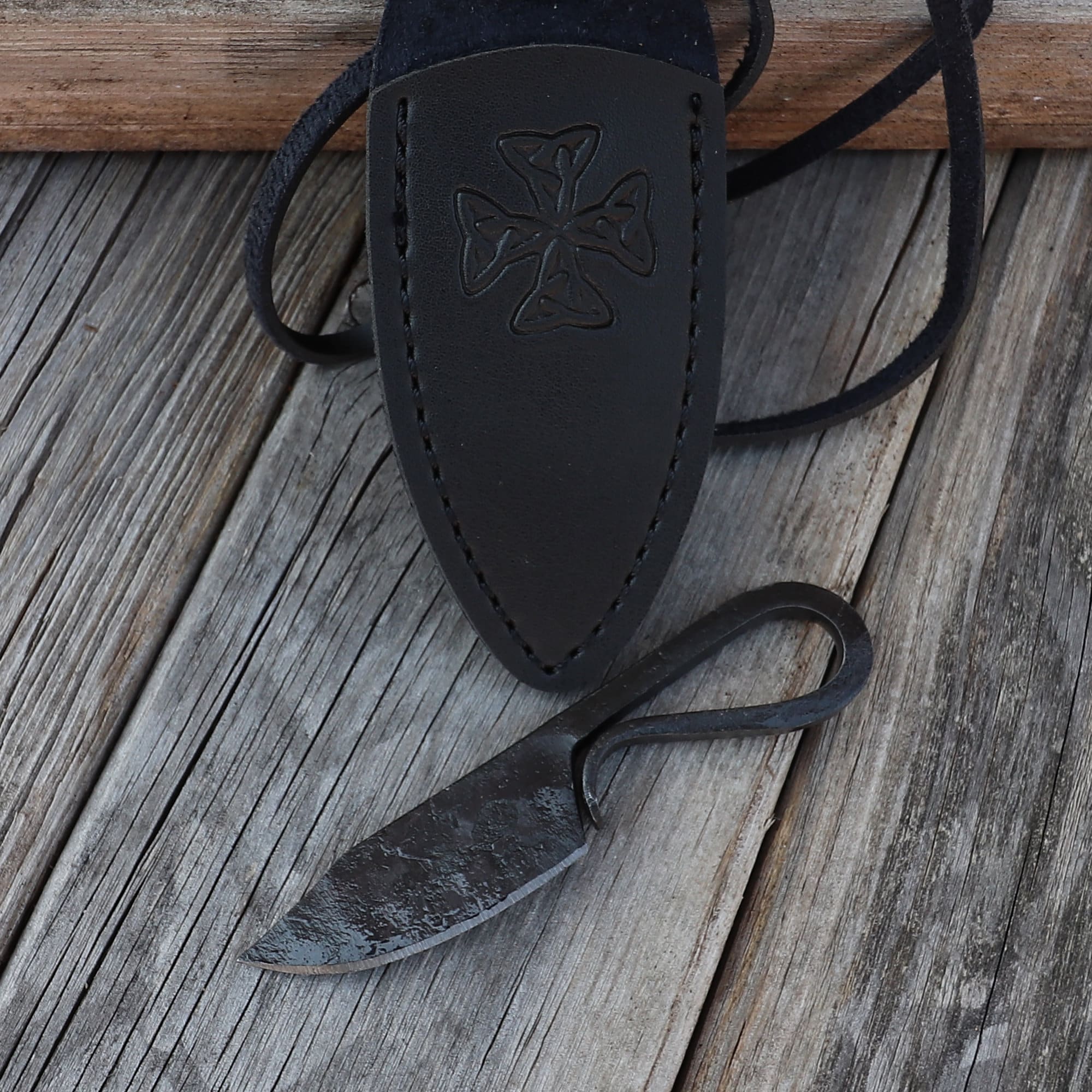 4 neck knife hand made beaded knife sheaths - Kentucky Leather