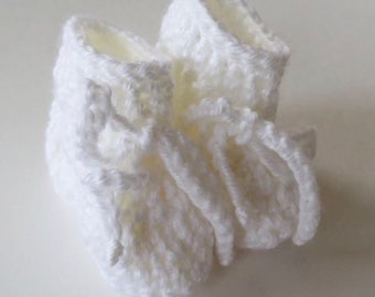 Crocheted White Baby Booties, White Infant Slippers, Crocheted Baby Shoes, Infant Footwear, Newborn to 3 Months