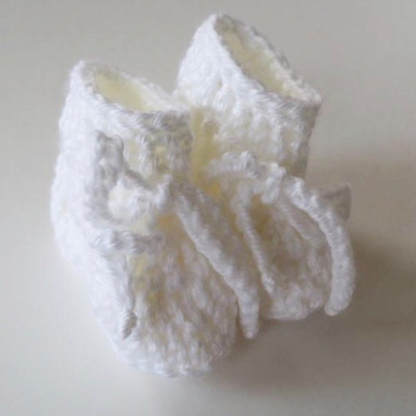 Crocheted White Baby Booties, White Infant Slippers, Crocheted Baby Shoes, Infant Footwear, Newborn to 3 Months