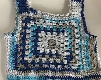 Gilet carré grand-mère au crochet, blanc bleu gris, 18" de large x 20" de long, cadeau pour elle