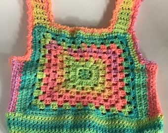 Gilet carré grand-mère au crochet, jaune vert bleu rose, 18" de large x 20" de long, cadeau pour elle