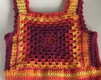 Gilet carré grand-mère au crochet, orange jaune rouge violet, 18" de large x 20" de long, cadeau pour elle