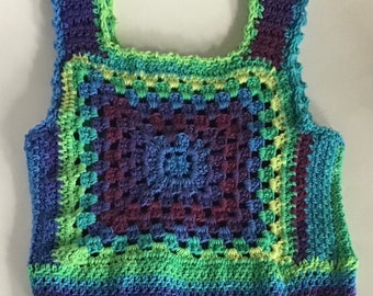 Gilet carré grand-mère au crochet, bleu violet jaune vert, 18" de large x 20" de long, cadeau pour elle