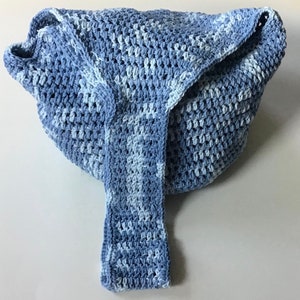 Gehäkelte blaue Hobo Tasche, Umhängetasche mit langem Riemen, handgemachte Crossbody Geldbörse, wiederverwendbare Einkaufstasche, blaue Mode, Geschenk für sie