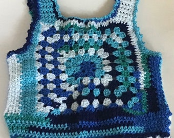 Fabriqué sur commande : gilet carré grand-mère au crochet, bleu vert blanc, cadeau pour elle