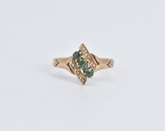 10K Victorian Syn. Emerald Seed Pearl Ornate Ring Size 7.25 Yellow Gold