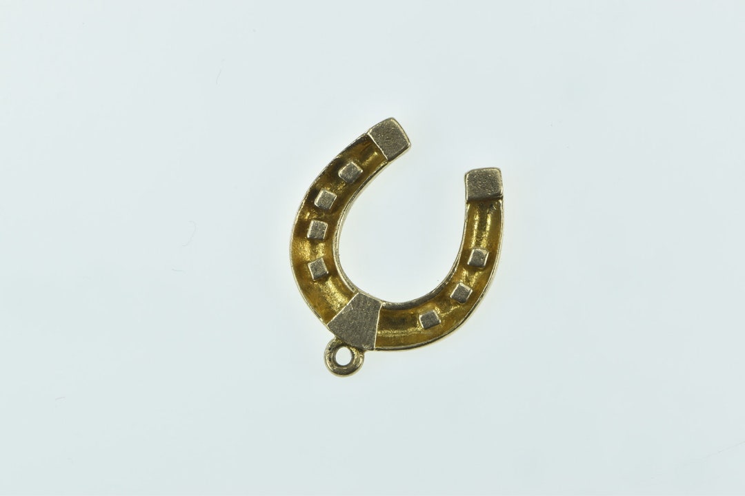 Subculture 　HORSE SHOE GOODLUCK Why Are Horseshoes Lucky? - The Barngoddess Chronicles