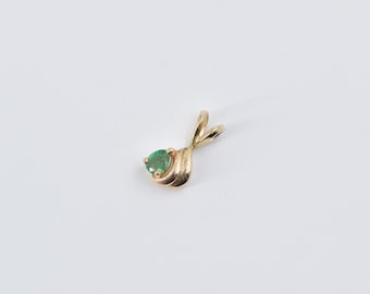 14K Round Emerald Vintage Simple Classic Pendant Yellow Gold