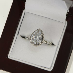 Sparkling teardrop deals ring pandora