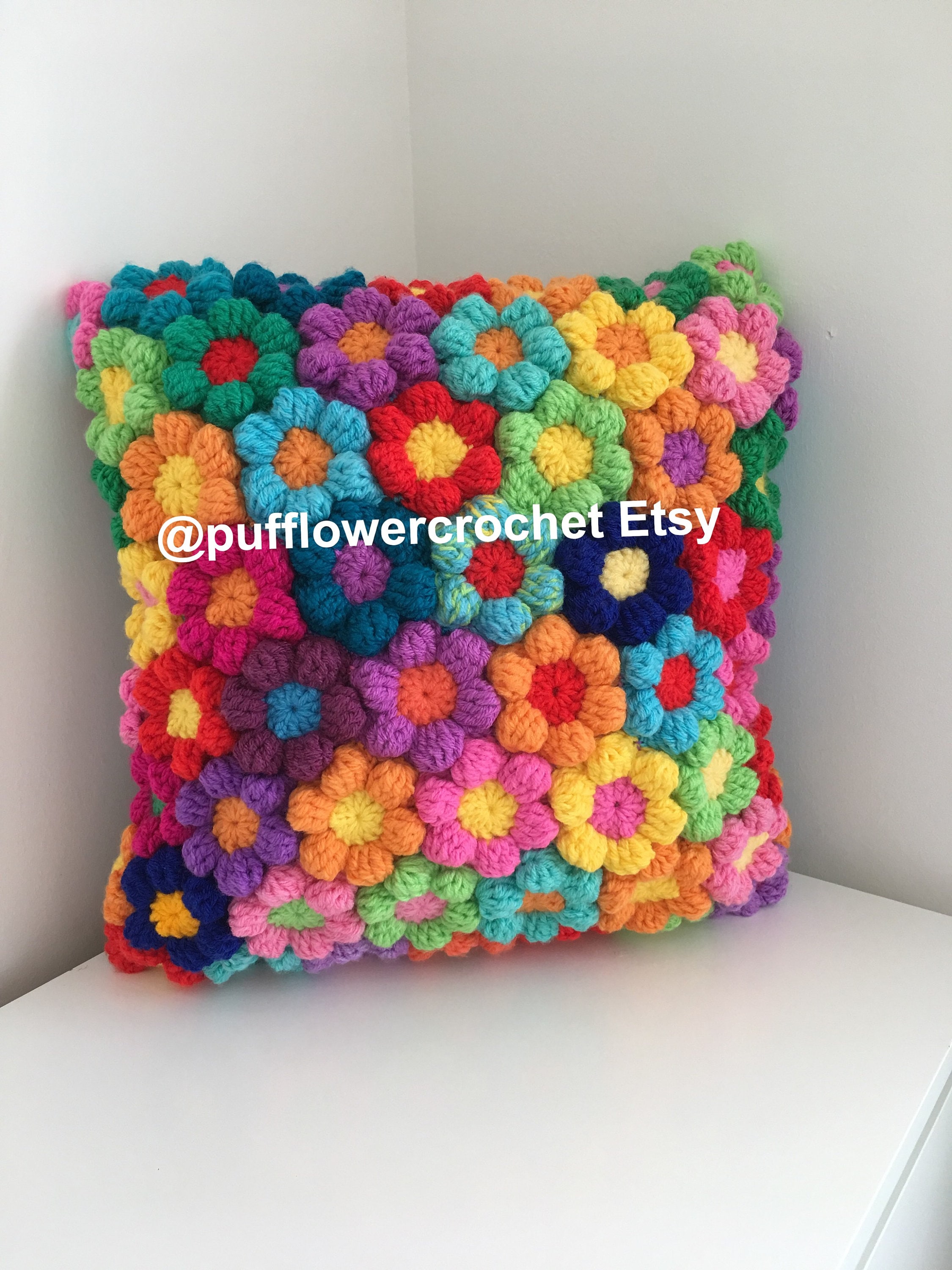 Large Flower Pillow 43cm: Crochet pattern