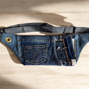 Upcycled Denim Waist Bag – Flat Fanny Pack with Zipper & Adjustable Strap