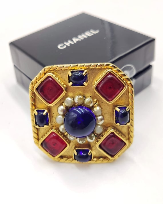 Chanel Gripoix Authentic Vintage Brooch With Glass Paste Cabochons