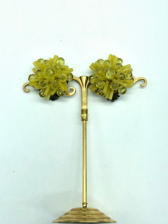 Clips d’oreilles vintage jaune en perles fait main - image 2