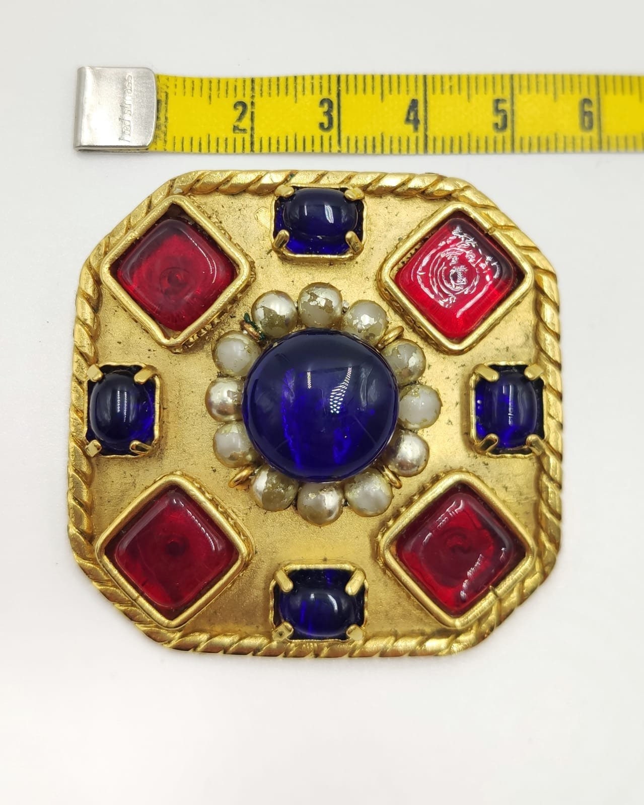 Chanel Gripoix Authentic Vintage Brooch With Glass Paste Chanel Gripoix Authentic Vintage Brooch With Glass Paste